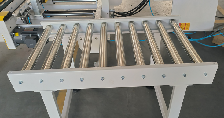 如何调整柔性链板输送线的链板张紧度?